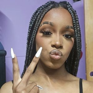 Meet your Posher, Lexiluv